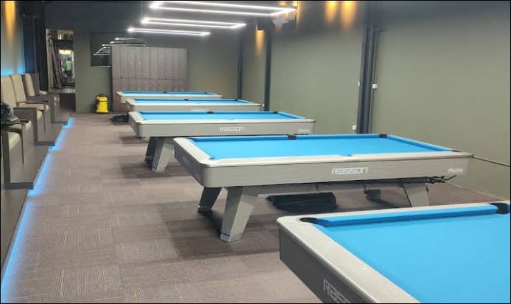 THREE Billiard & Cafe